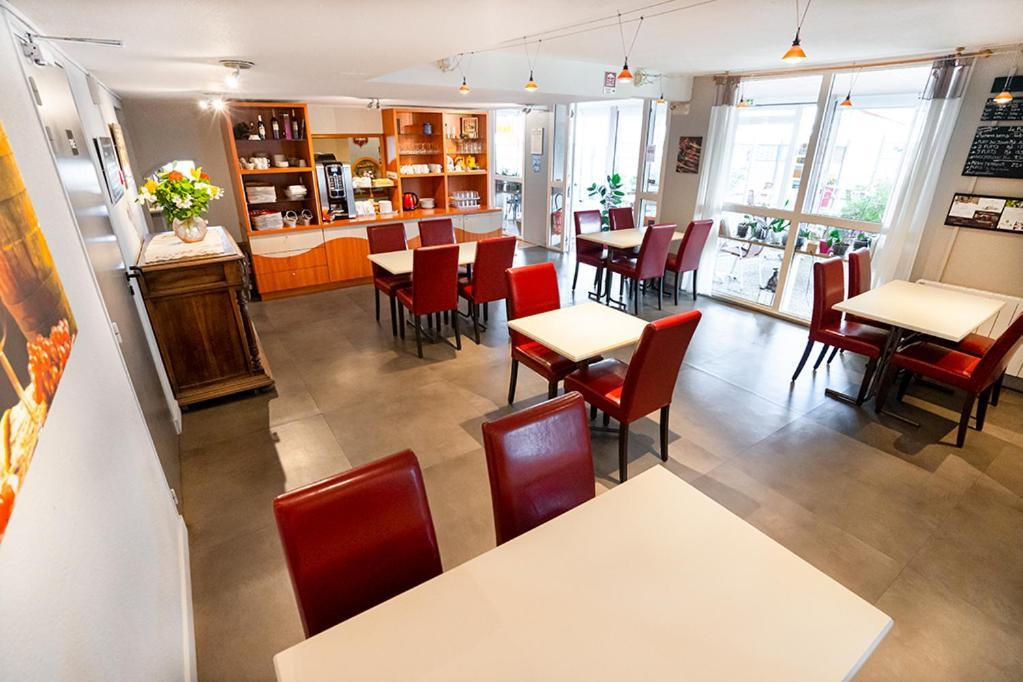 Logis Hotel- Hotel Restaurant Le Rialto Le Sequestre Buitenkant foto