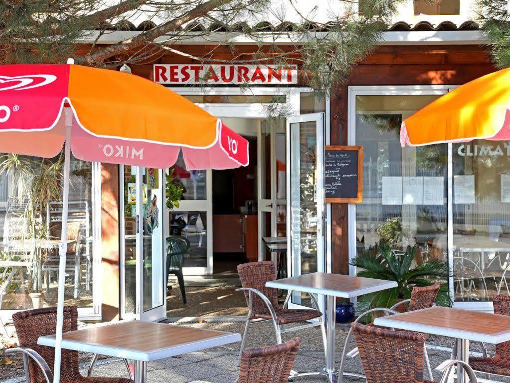 Logis Hotel- Hotel Restaurant Le Rialto Le Sequestre Buitenkant foto